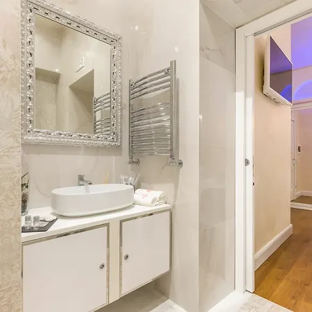 Hotel Luxury Piazza Venezia 3*