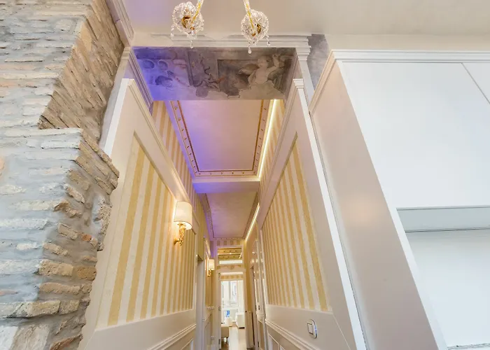 Hotel Luxury Piazza Venezia 3*