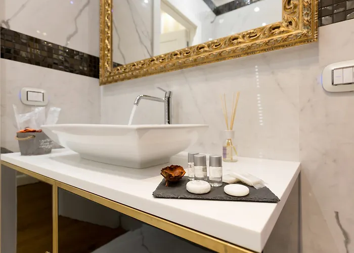 Hotel Luxury Piazza Venezia 3*