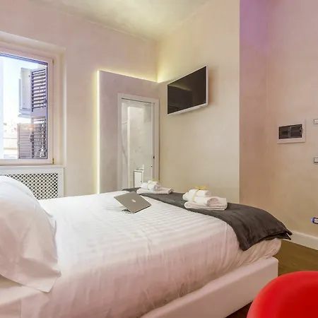 Luxury Piazza Venezia Hotel Rzym