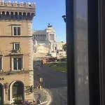 Luxury Piazza Venezia Otel