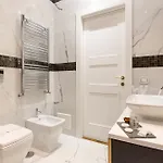 Luxury Piazza Venezia Otel