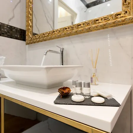 Hotel Luxury Piazza Venezia 3*